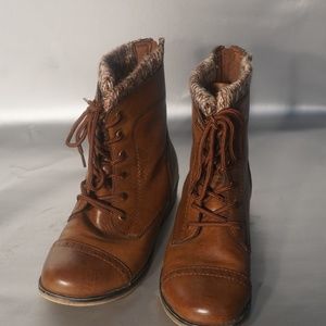 Woman"s Brown Leather Boot